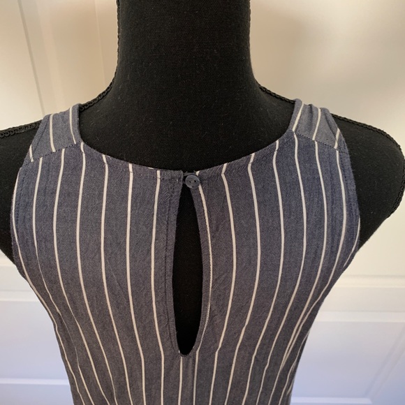 💙👕🤍 Blue and White Striped Tank 🤍 👕💙 - Picture 7 of 11